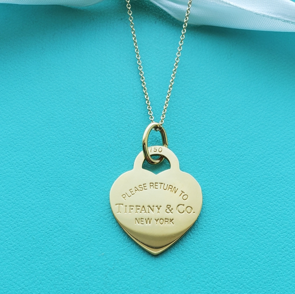 ⚠️18k medium heart tag pendant necklace - Picture 3 of 7